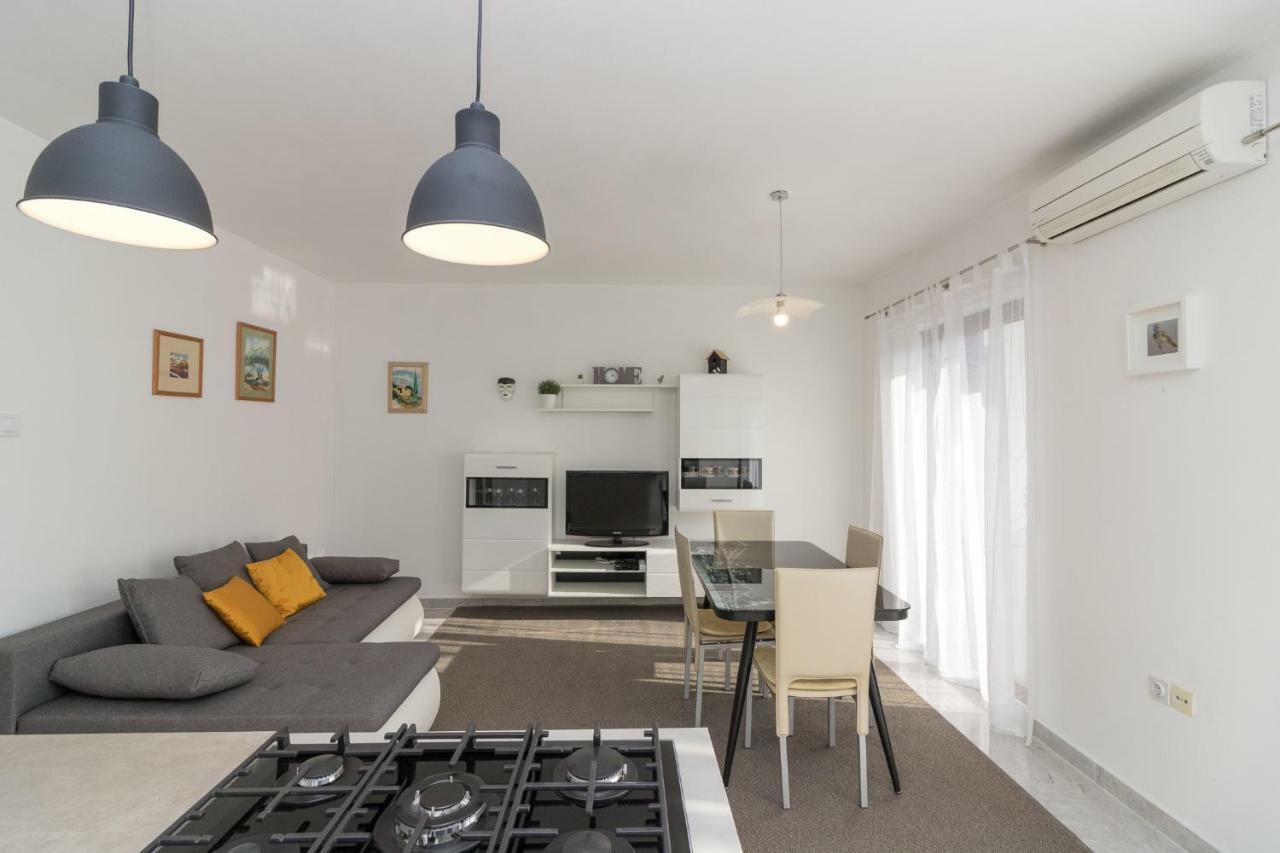 Apartment Beautiful Garden By Rent Istria Poreč Exterior foto
